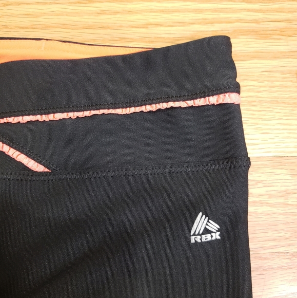 🍓 3/$20 RBX Black Ruffle Trim Cropped Leggings - Picture 6 of 9